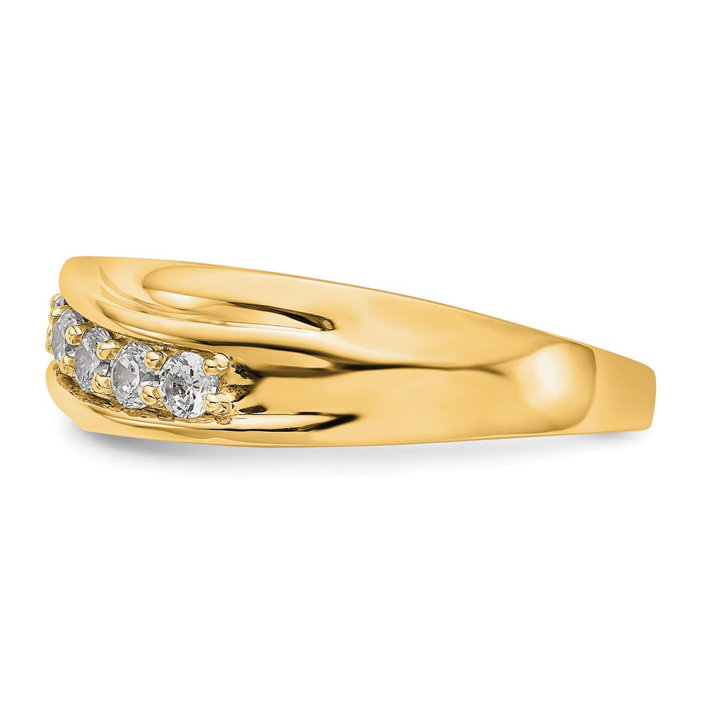 Round lab-grown diamond men's ring in 14K yellow gold