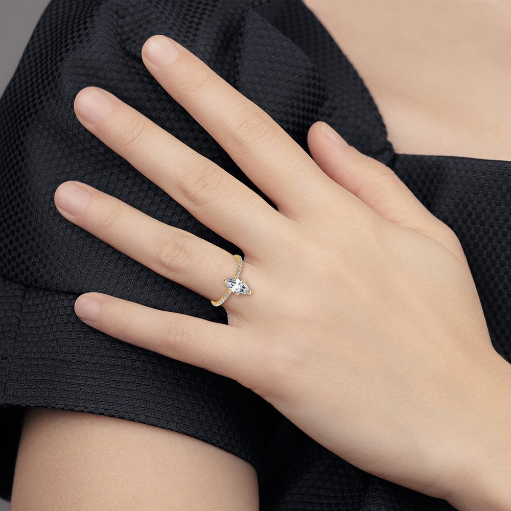 Marquise lab-grown diamond solitaire engagement ring in 14K yellow gold